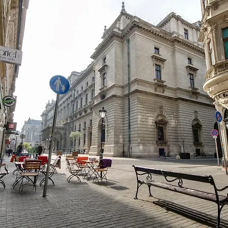 Opera 2* Budapest