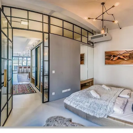 Loft Astoria *