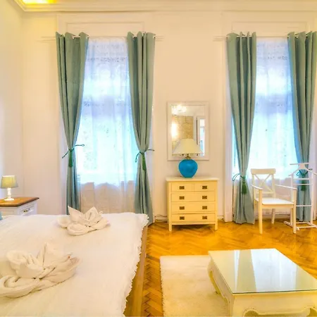 Apartment Capital 2 *