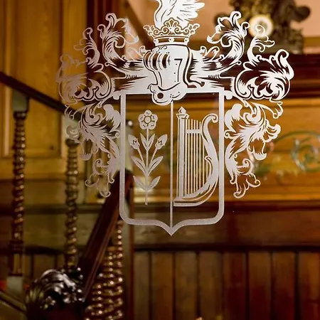Boutique Victoria Hotel 4*