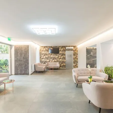 Maple Tree Budget Apartman *