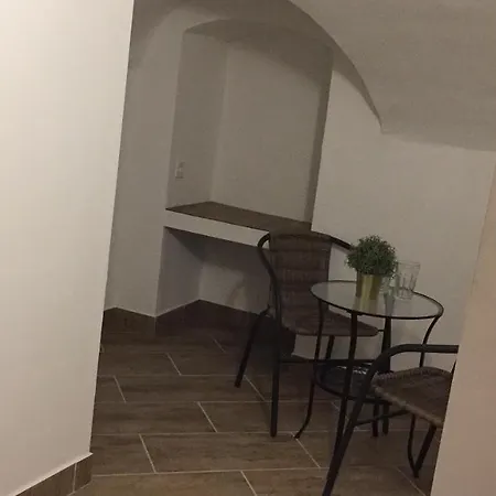 Apartment Apartman Voeroesmarty