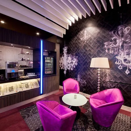 Ikonik Parlament Hotel Budapeste