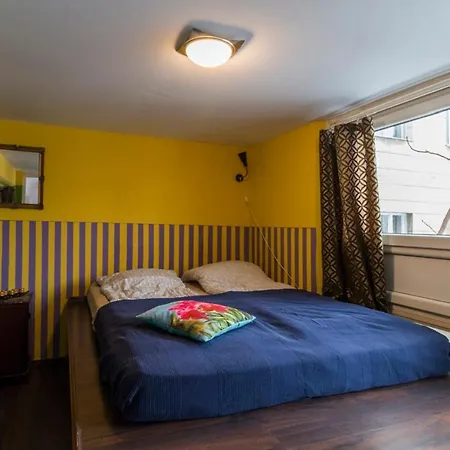 Baroque & Coworking Hostel *