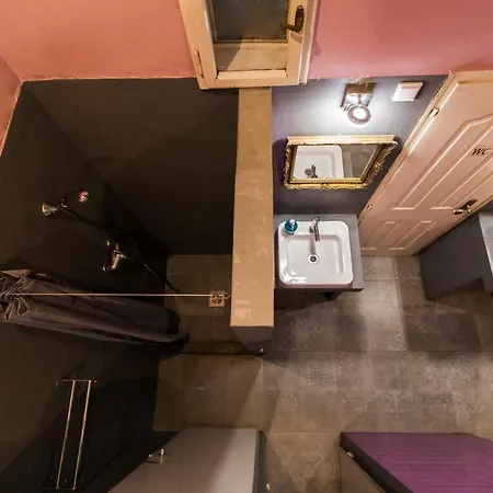 Baroque & Coworking Hostel
