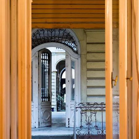 Hostel Baroque & Coworking *