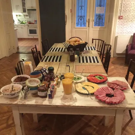 Hostel Baroque & Coworking