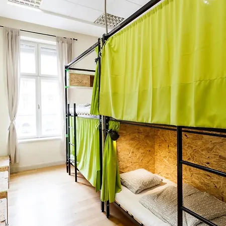 Avenue Hostal