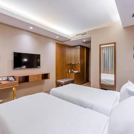 Continental Hotel 4*