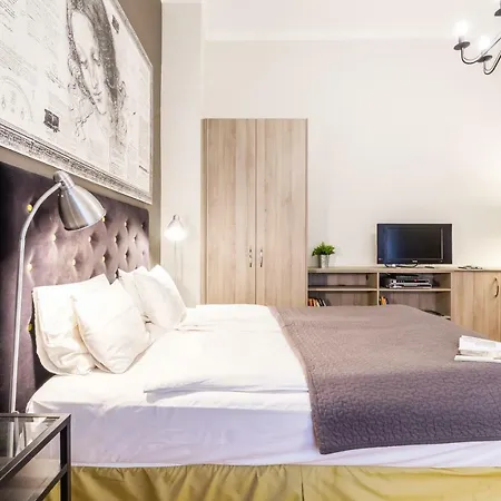 Apartment Da Vinci Art