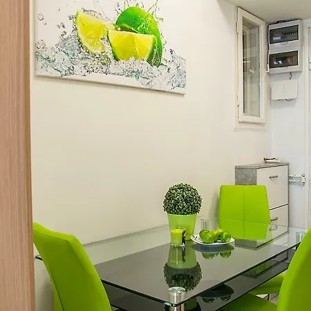 Tropical Apartment