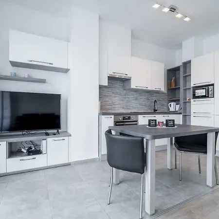 Appartement Bpr Chic White With Terrace & A/c & Garage Budapest