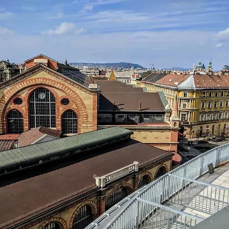 Meininger Great Market Hall Hotel