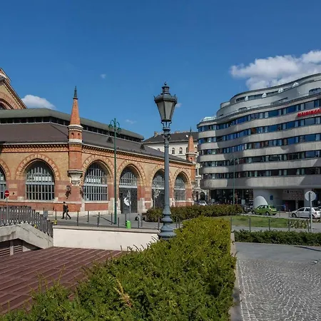 Meininger Great Market Hall 3*