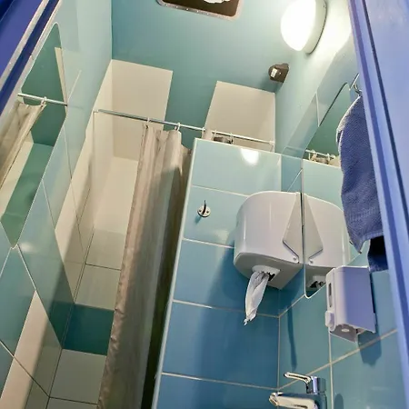 Aventura Boutique Hostel *