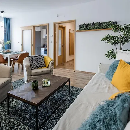 Vagabond Downtown 4*