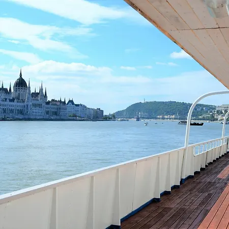Botel Grand Jules - Boat 3*