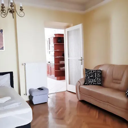 Apartment Gold Rose With 3 Budapest