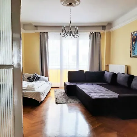 Gold Rose With 3 Apartment