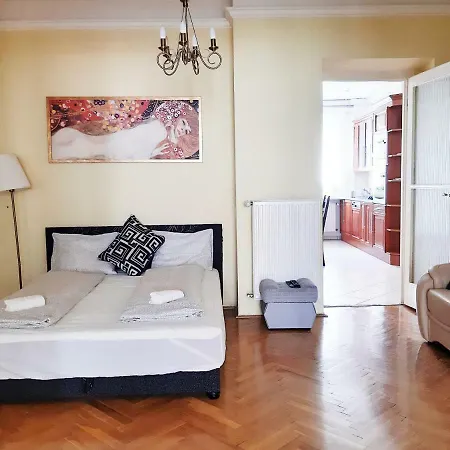 Apartment Gold Rose With 3 *