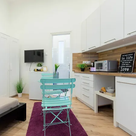 Real Apartments Anker *