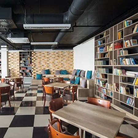 酒店 迪威尔第公寓酒店 4*