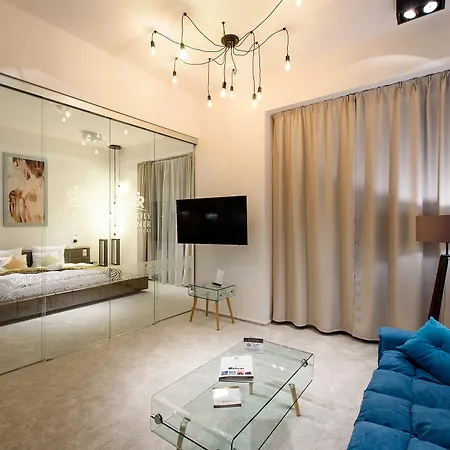 Apartmán Karoly Corner Residences