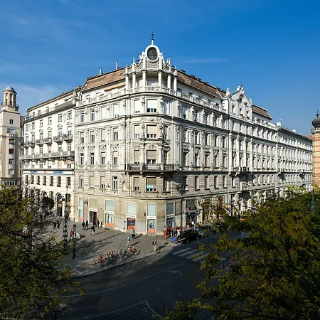 Apartmán Karoly Corner Residences *