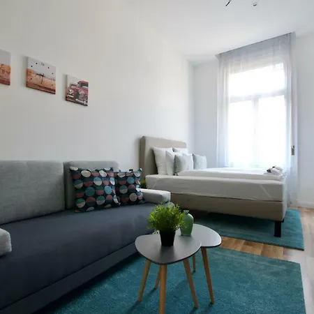 Standard By Hi5 - Anker 1 Budapest
