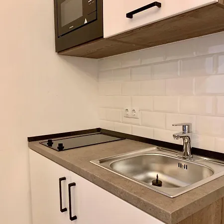 Luxury By Hi5 - Kalman Imre Apartment