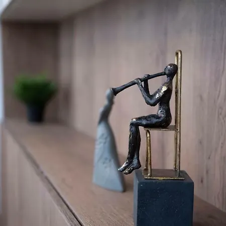 Luxury By Hi5 - Kalman Imre Apartment *