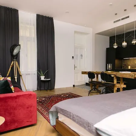 Tg Aparthotel *