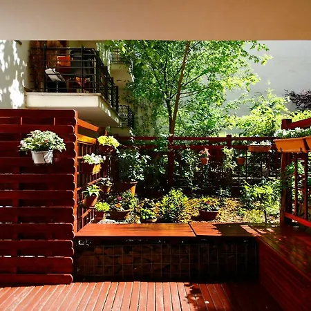 Downtown Garden Isle In Urban Style-free Parking Apartment
