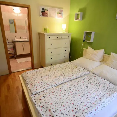 Downtown Garden Isle In Urban Style-free Parking Apartment Budapest