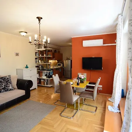 Apartment Downtown Garden Isle In Urban Style-free Parking
