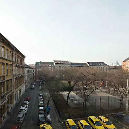 Klauzal Ter 9 Apartmán *