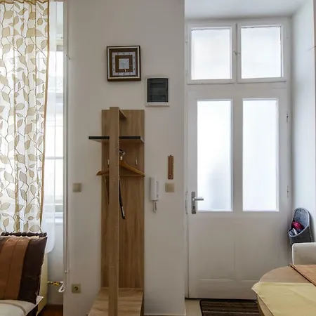 Pearl City Budapest