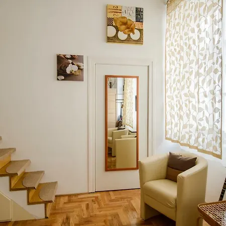 Pearl City Apartment *