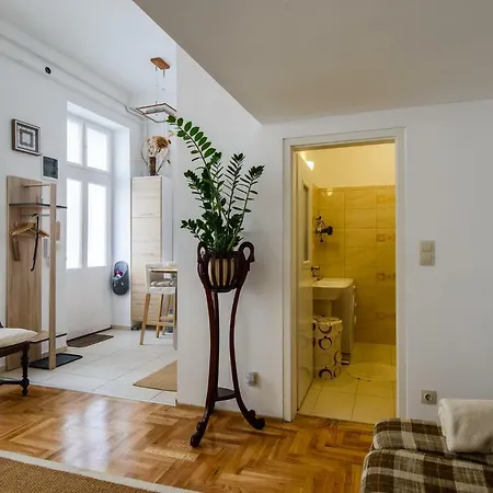 Pearl City * Budapest