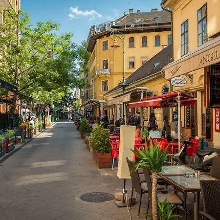 Pearl City * Budapest