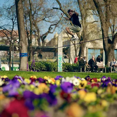 Pearl City Budapest