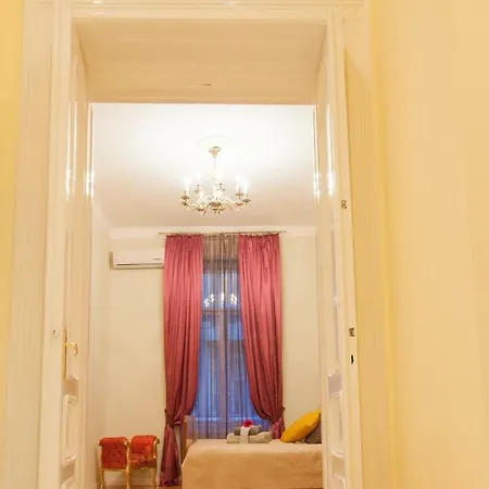New York Palace View Apartman Budapest