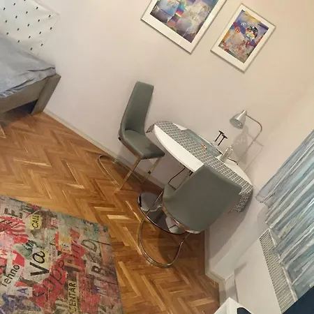 Apartamento Jewelry Box In *