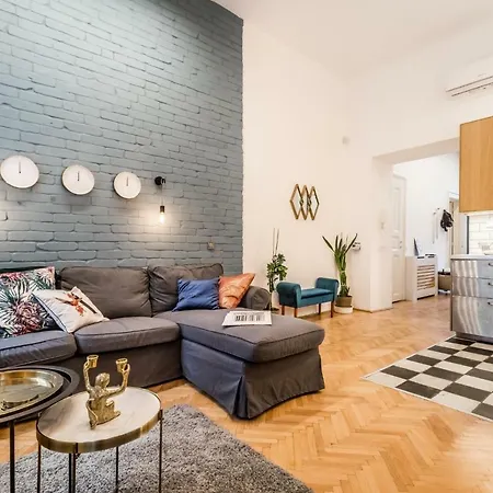 Szerzodesbontas - Industrial Fantasy Apartment *