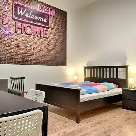 Appartamento Welcome - A Studio Apt In District 7