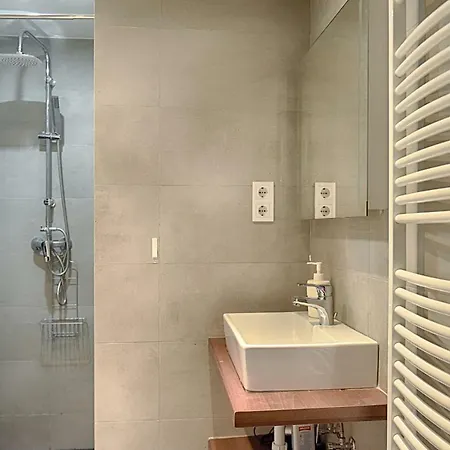 Appartamento Welcome - A Studio Apt In District 7 *