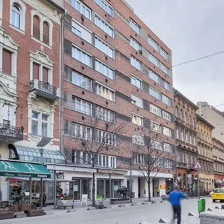 Amazing Flat Opera Apartment