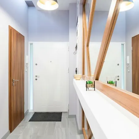 Apartment Modern 2 Bedroom With Free Airport Transfer