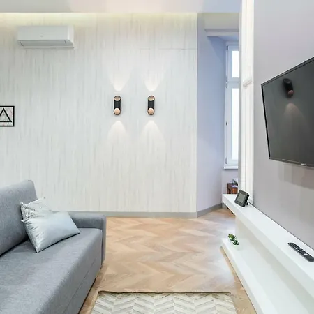 Modern 2 Bedroom With Free Airport Transfer * Budapest