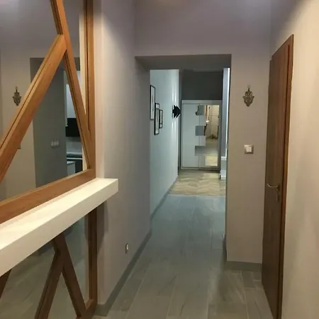 Modern 2 Bedroom With Free Airport Transfer *